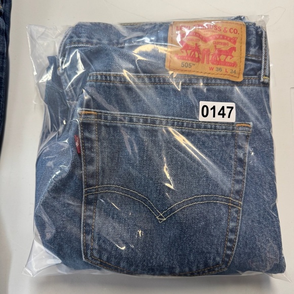 Levis Jeans Mens 36 Blue 505 Straight High Rise Medium Wash - Picture 12 of 12
